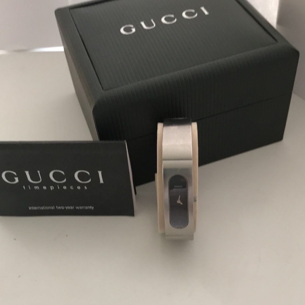 Gucci bracelet watch
